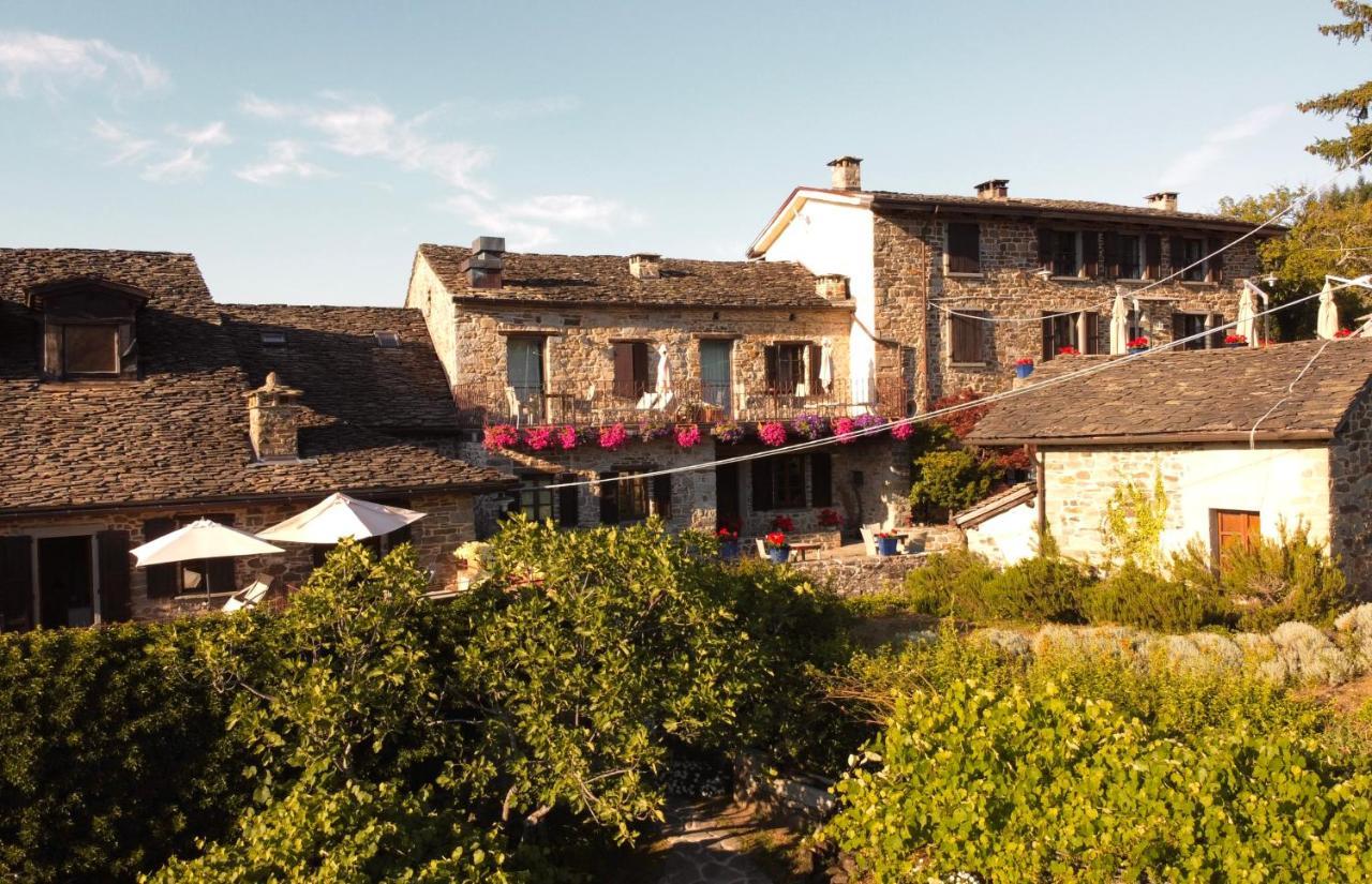 Borgo Casale Pensionat Albareto  Exteriör bild