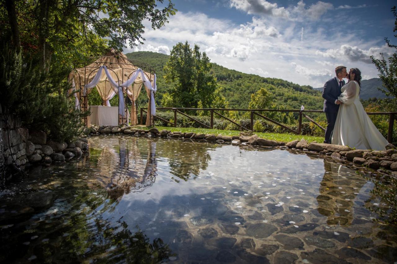 Borgo Casale Pensionat Albareto  Exteriör bild