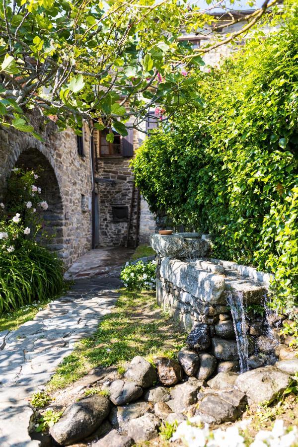 Borgo Casale Pensionat Albareto  Exteriör bild