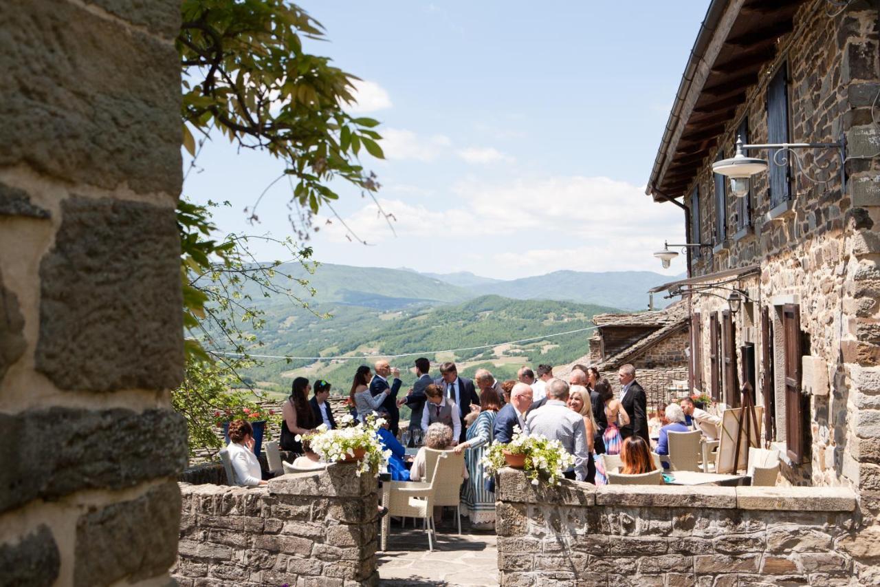 Borgo Casale Pensionat Albareto  Exteriör bild