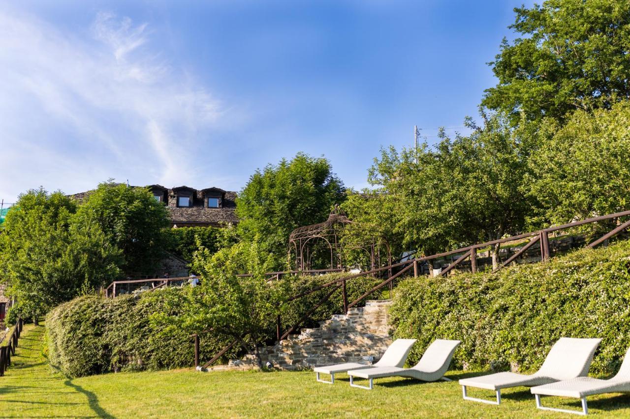 Borgo Casale Pensionat Albareto  Exteriör bild