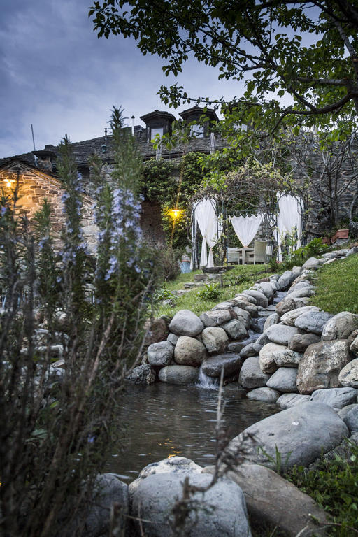 Borgo Casale Pensionat Albareto  Exteriör bild
