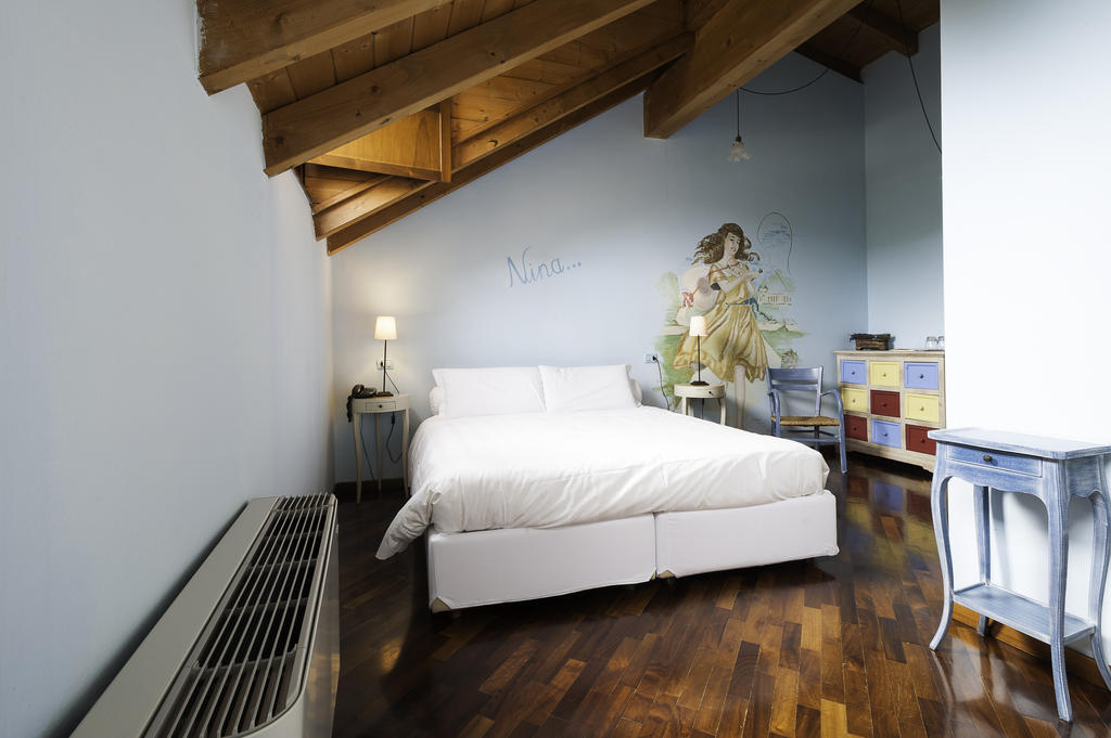 Borgo Casale Pensionat Albareto  Rum bild